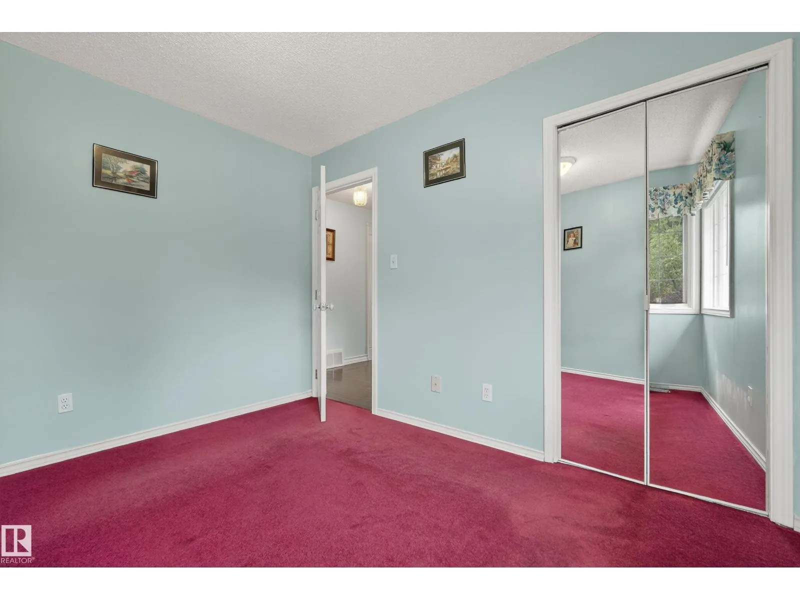 #76 52343 RGE ROAD 211