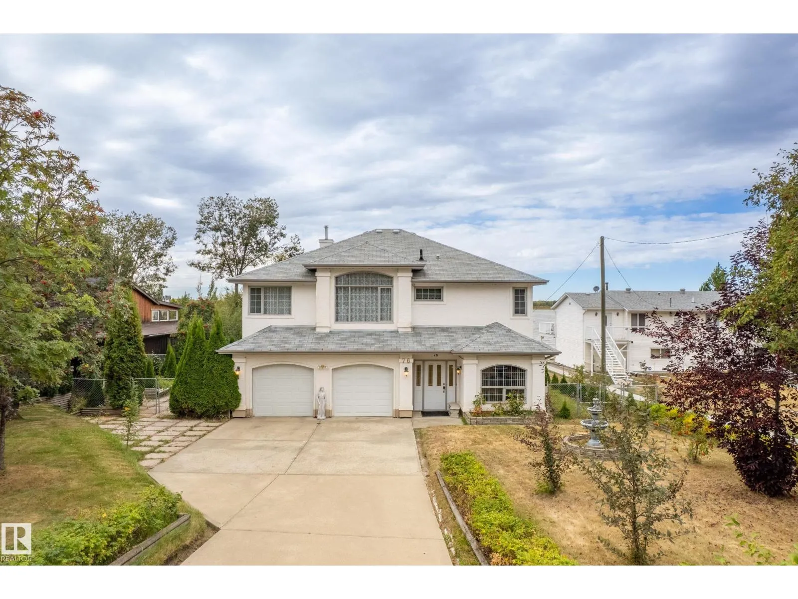 #76 52343 RGE ROAD 211