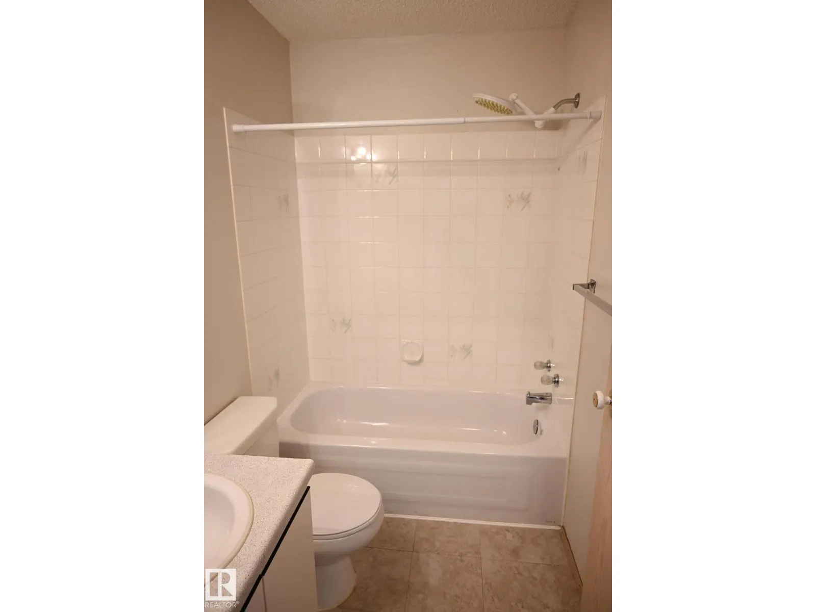 #429 9620 174 ST NW
