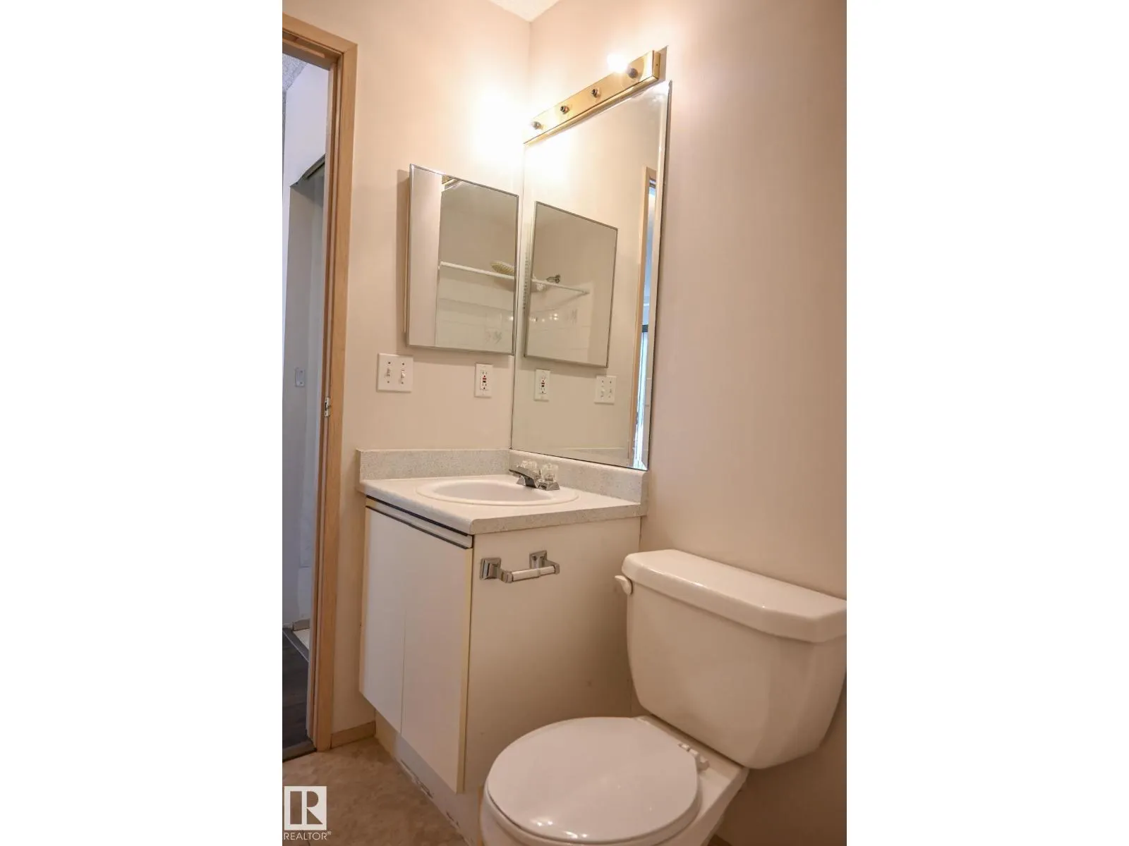 #429 9620 174 ST NW