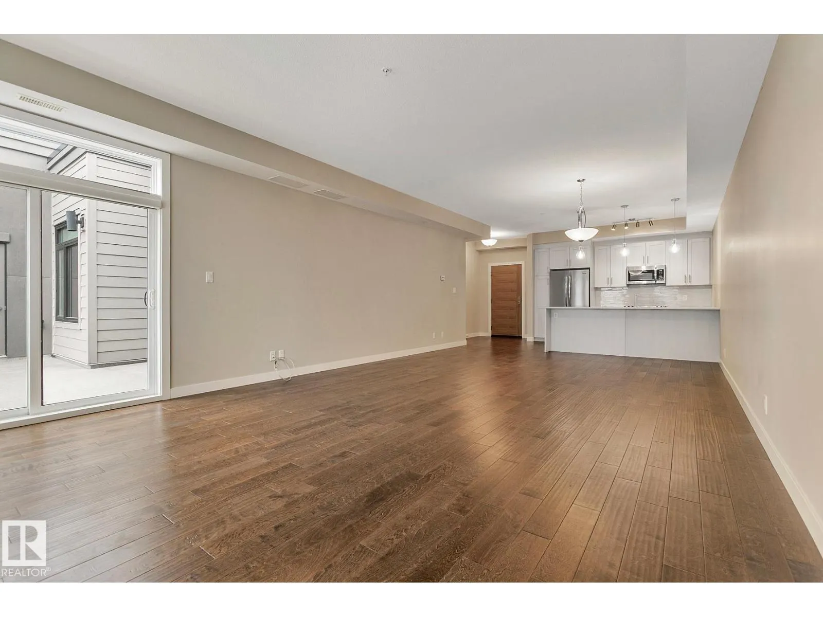 #404 625 LEGER WY NW