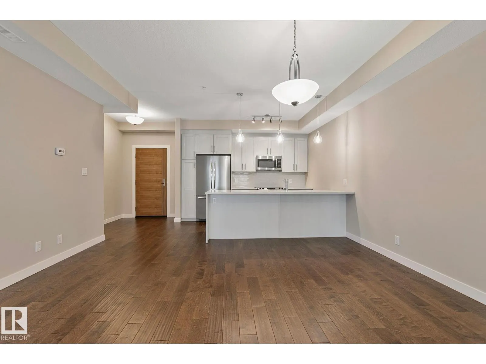 #404 625 LEGER WY NW