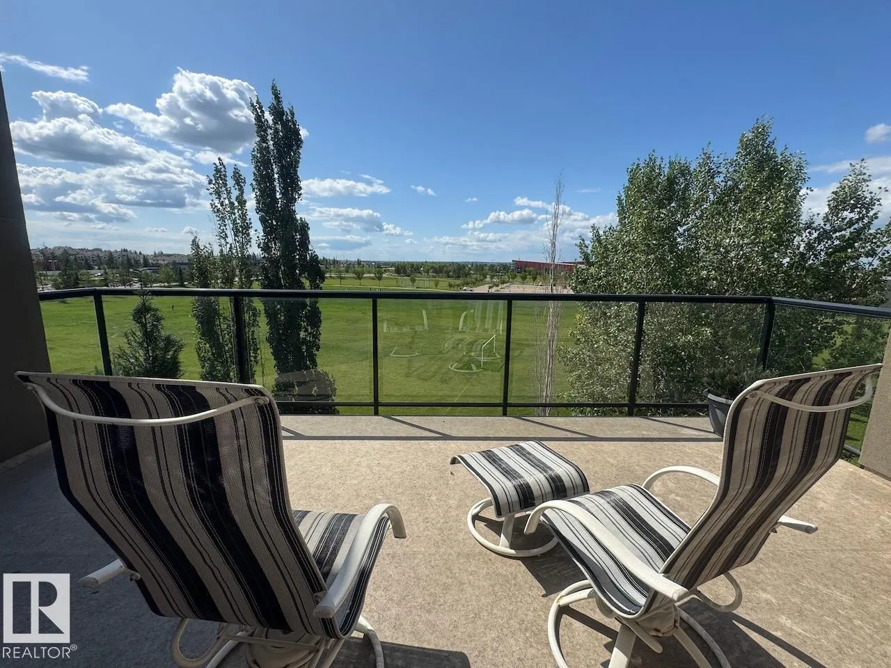 #404 625 LEGER WY NW