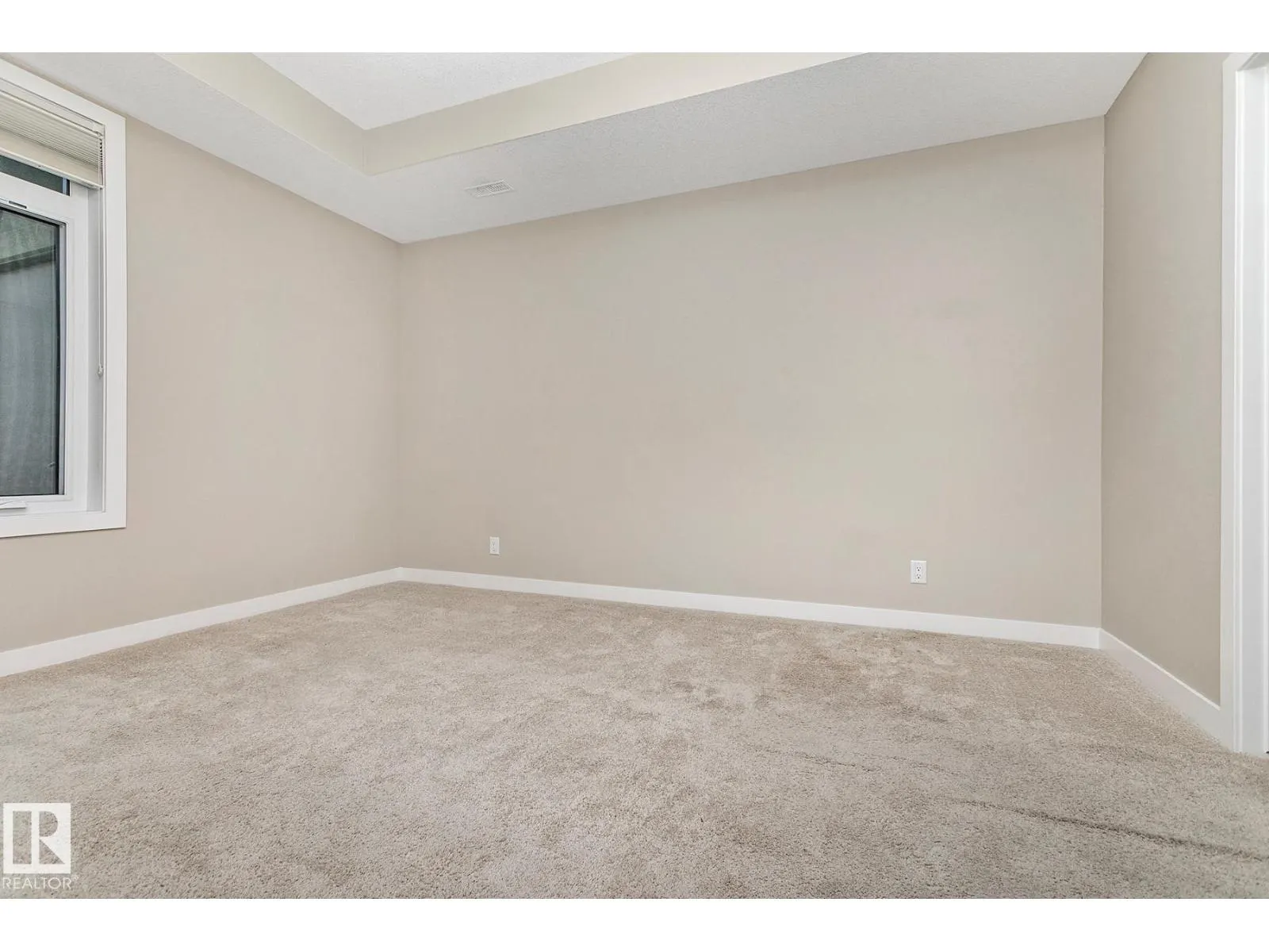 #404 625 LEGER WY NW