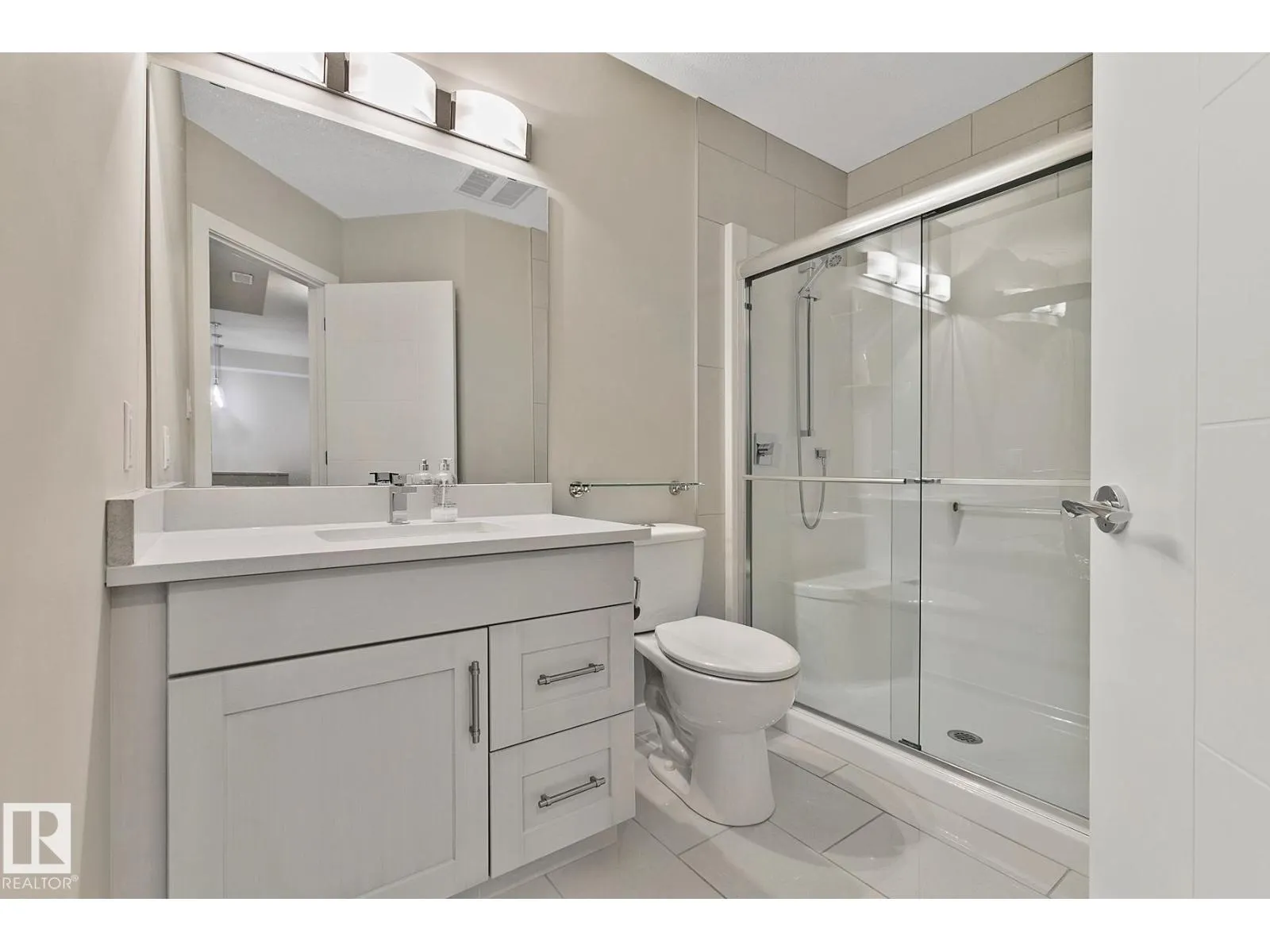 #404 625 LEGER WY NW