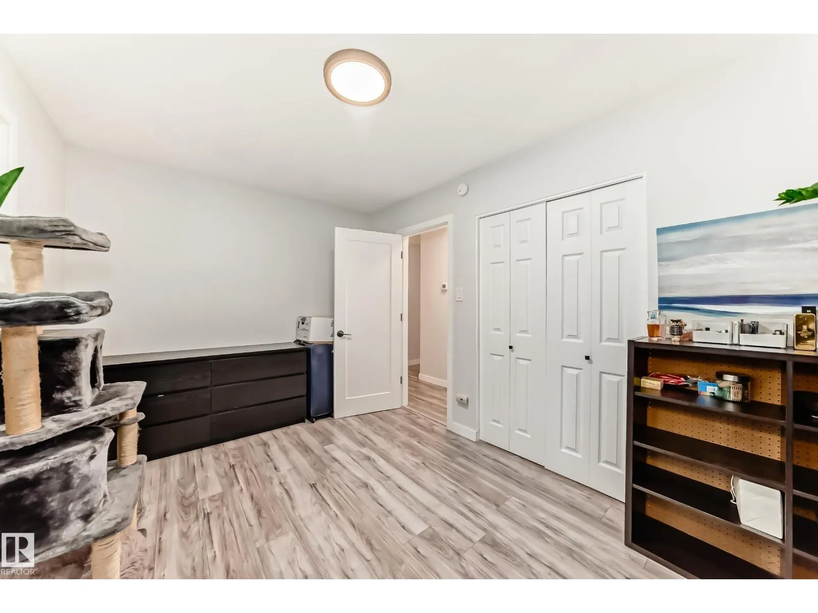 6 Beacon CR