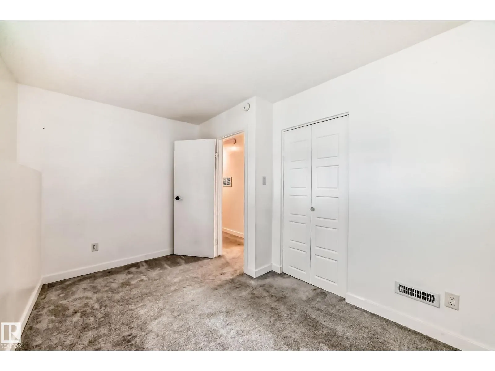 6 Beacon CR