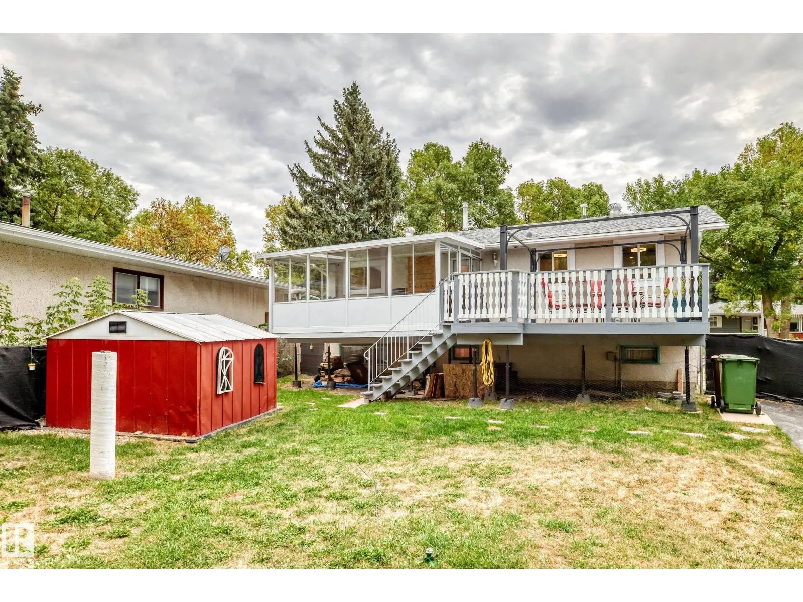 6 Beacon CR