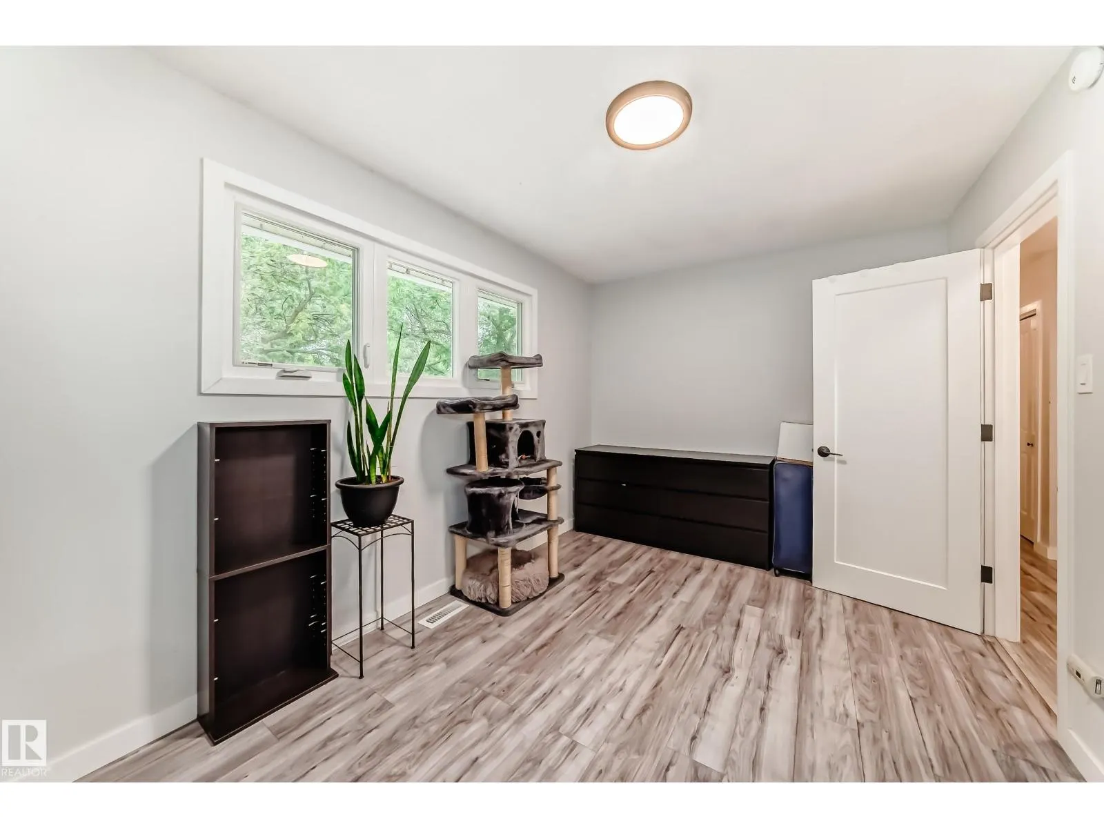 6 Beacon CR