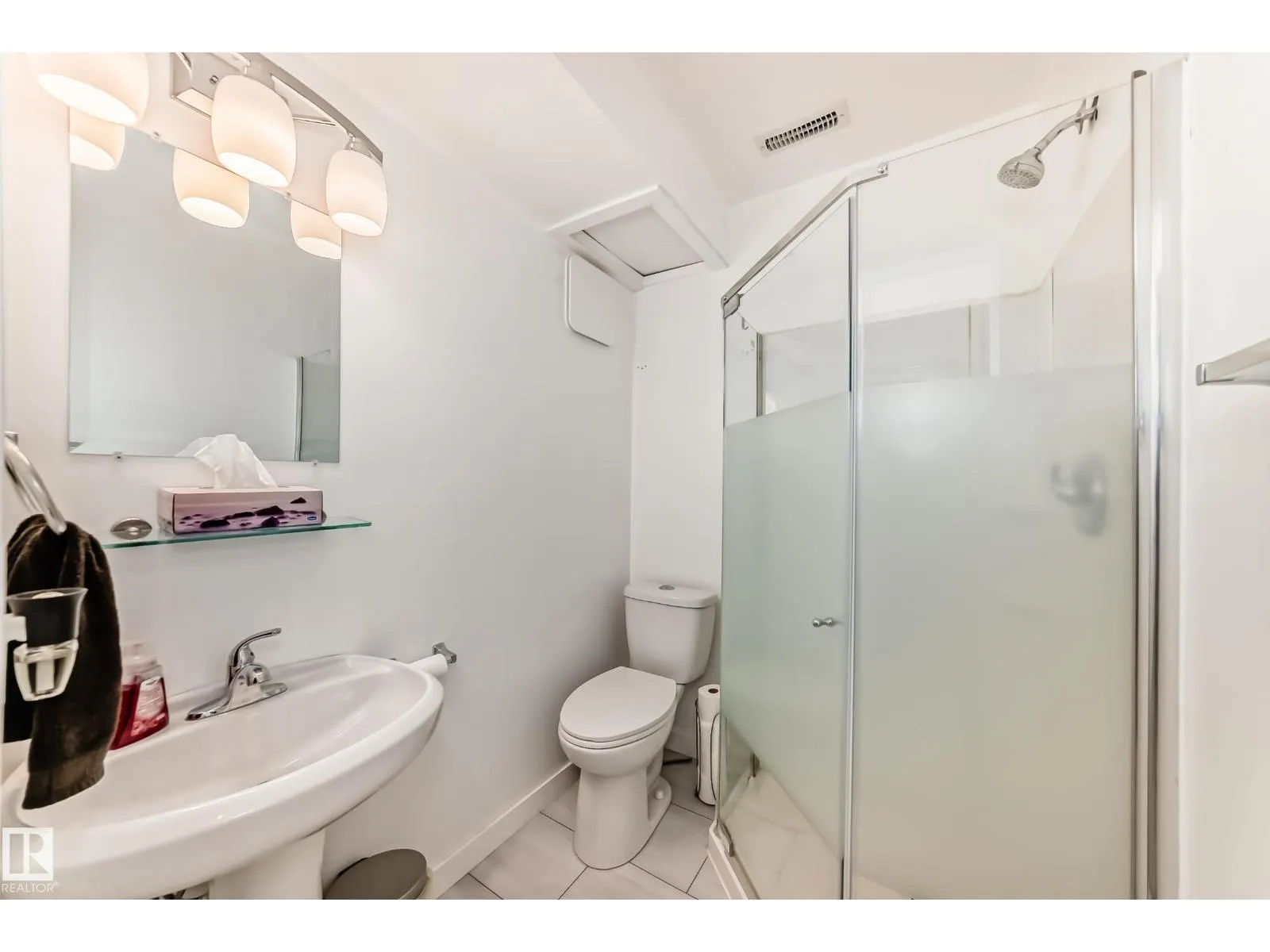 6 Beacon CR