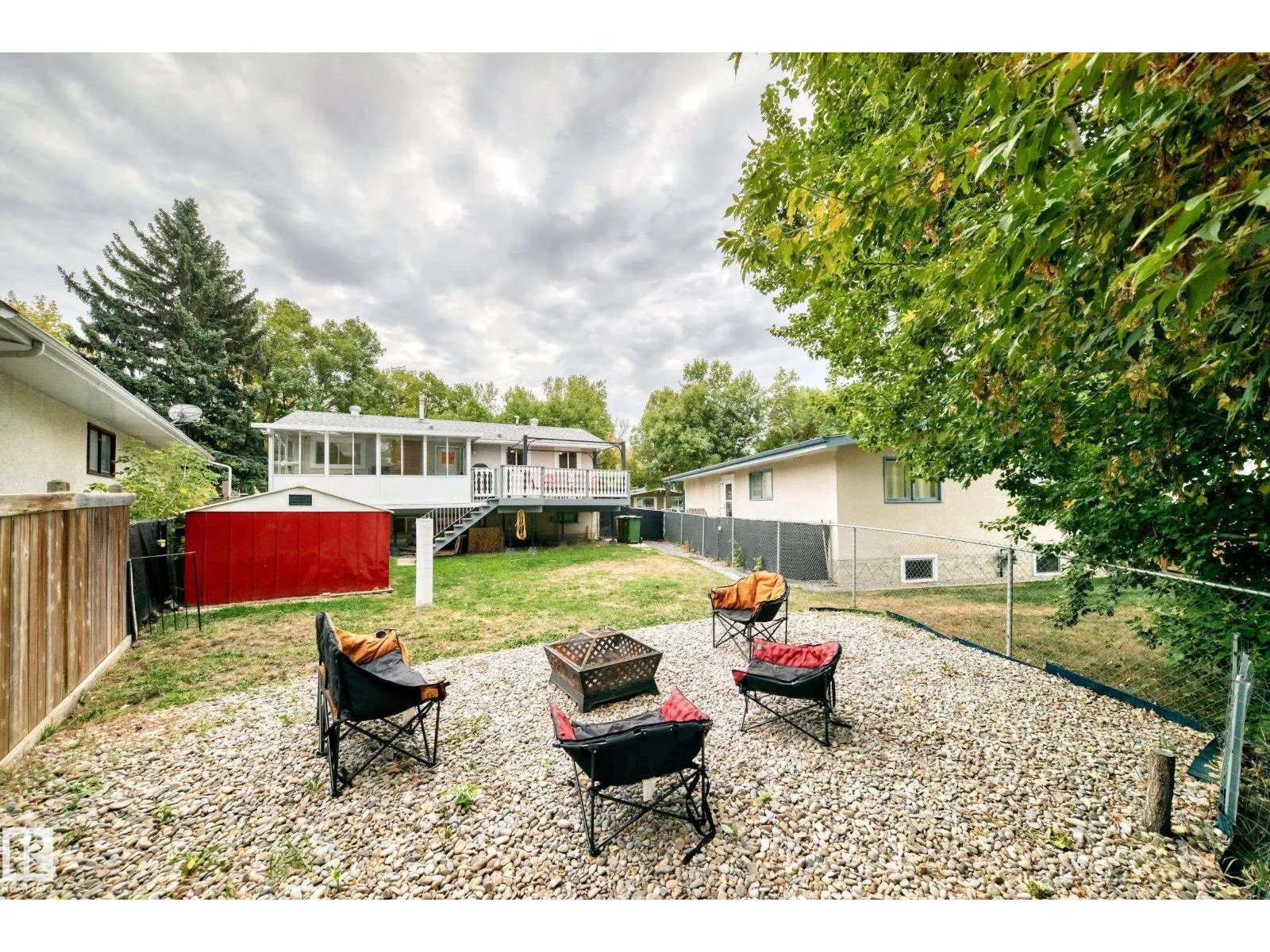 6 Beacon CR
