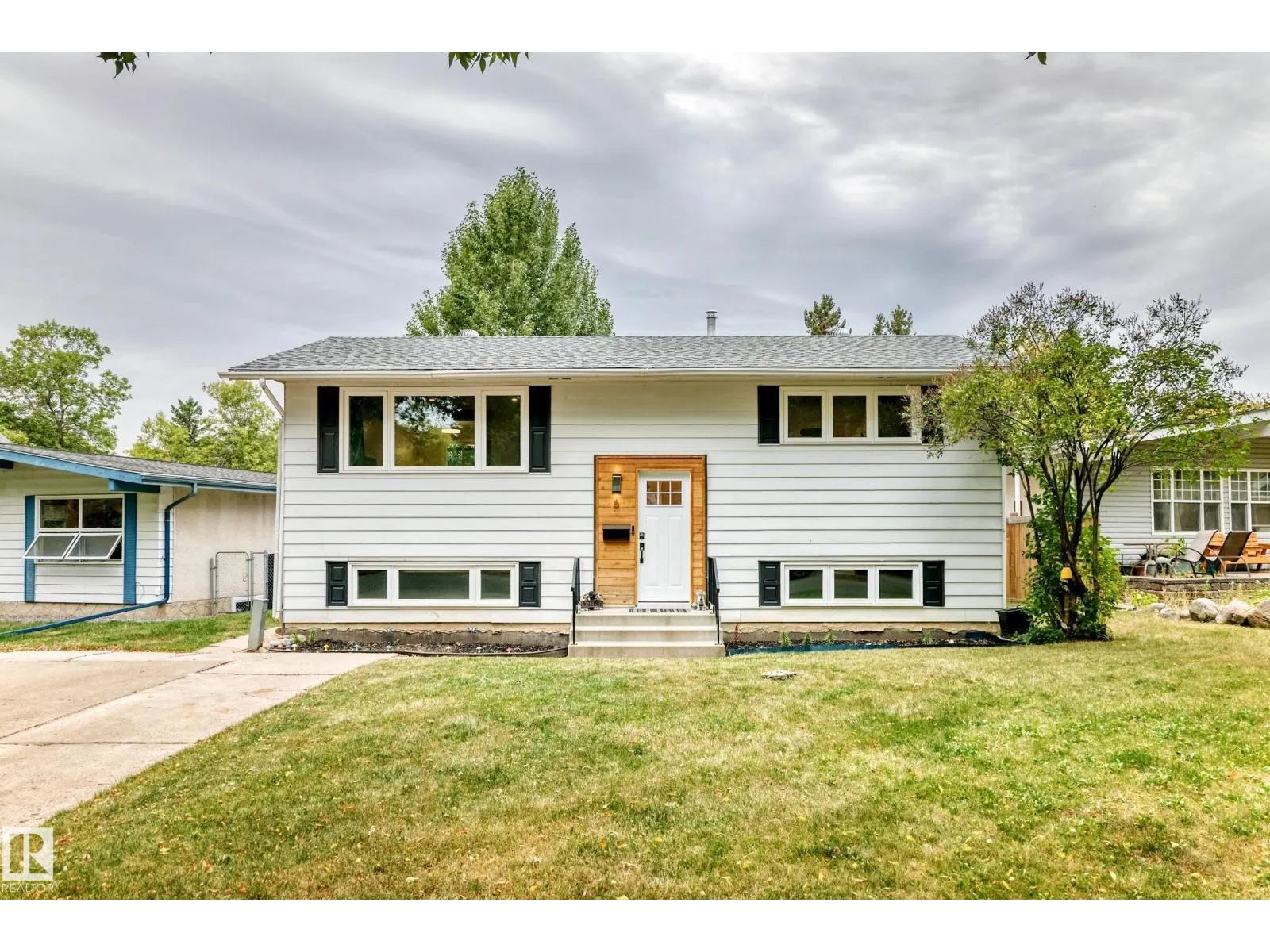 6 Beacon CR