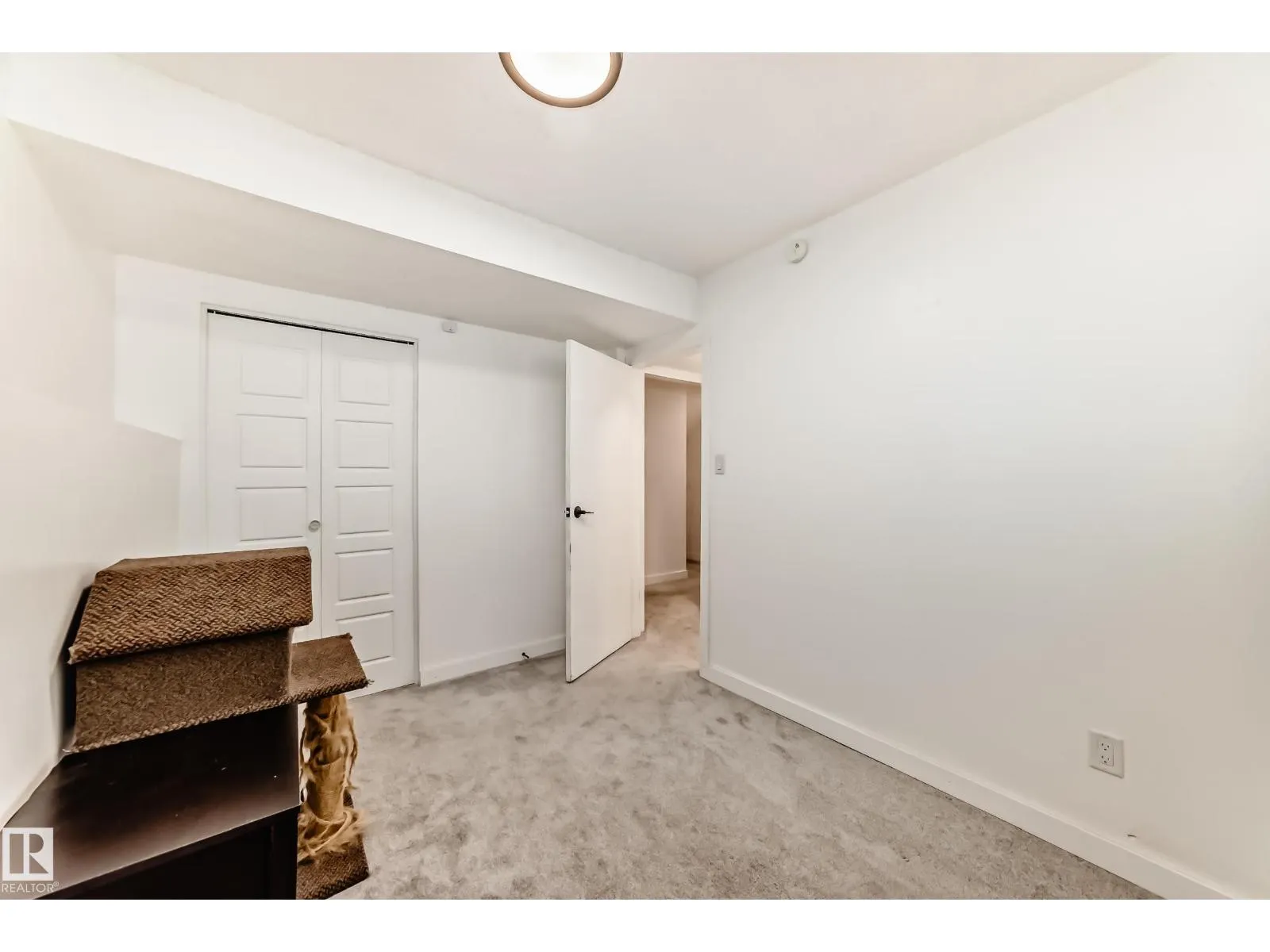 6 Beacon CR