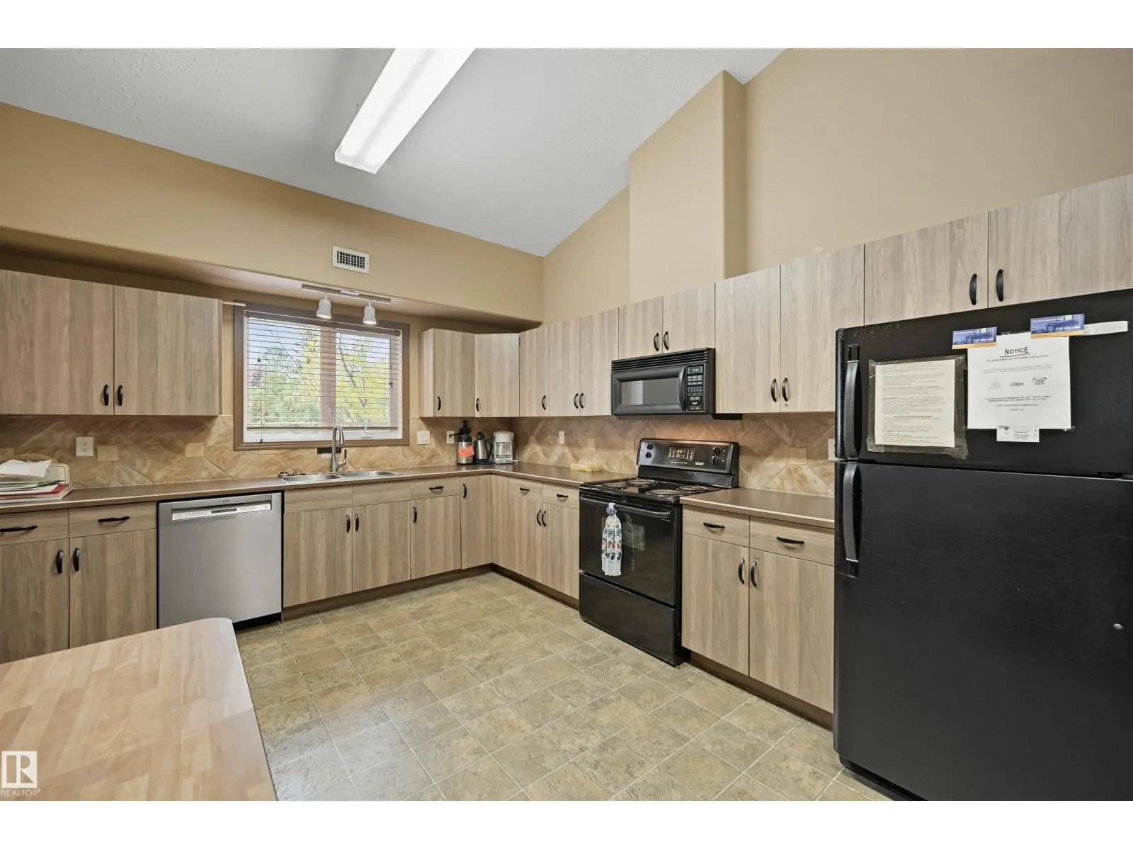 #414 8942 156 ST NW