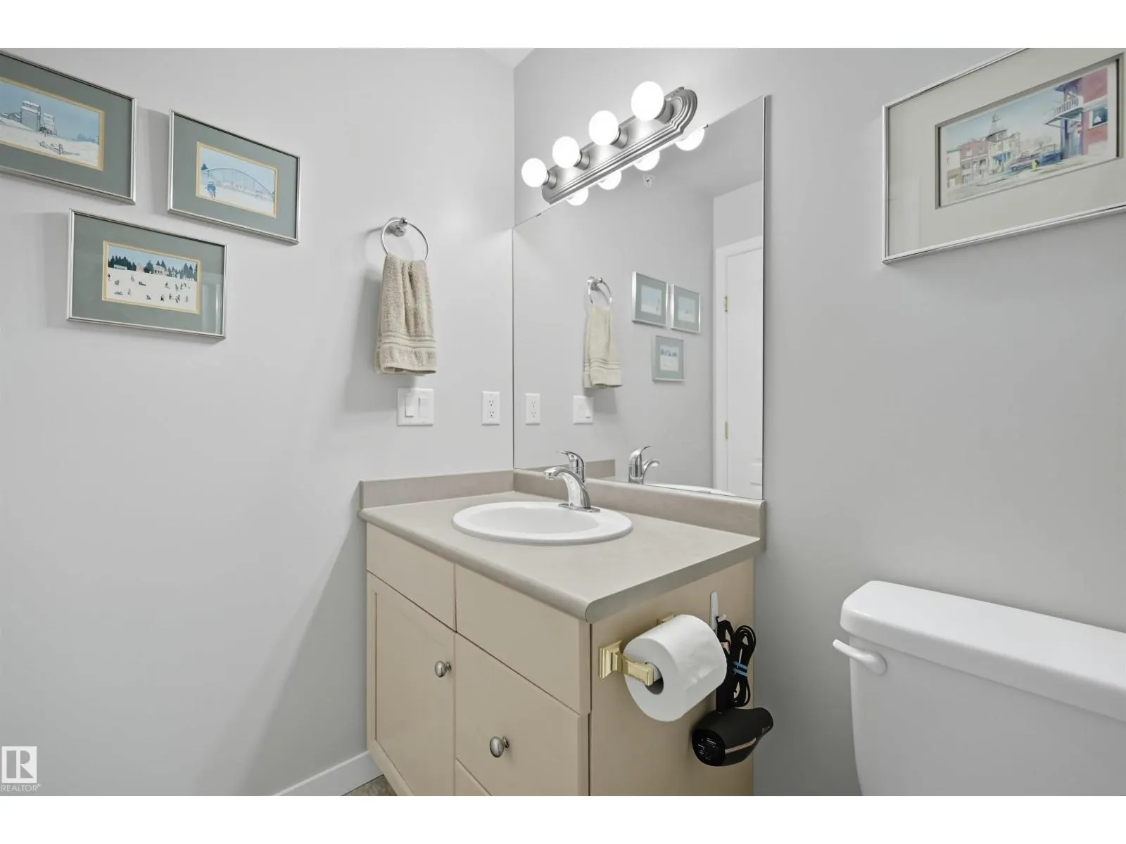 #414 8942 156 ST NW