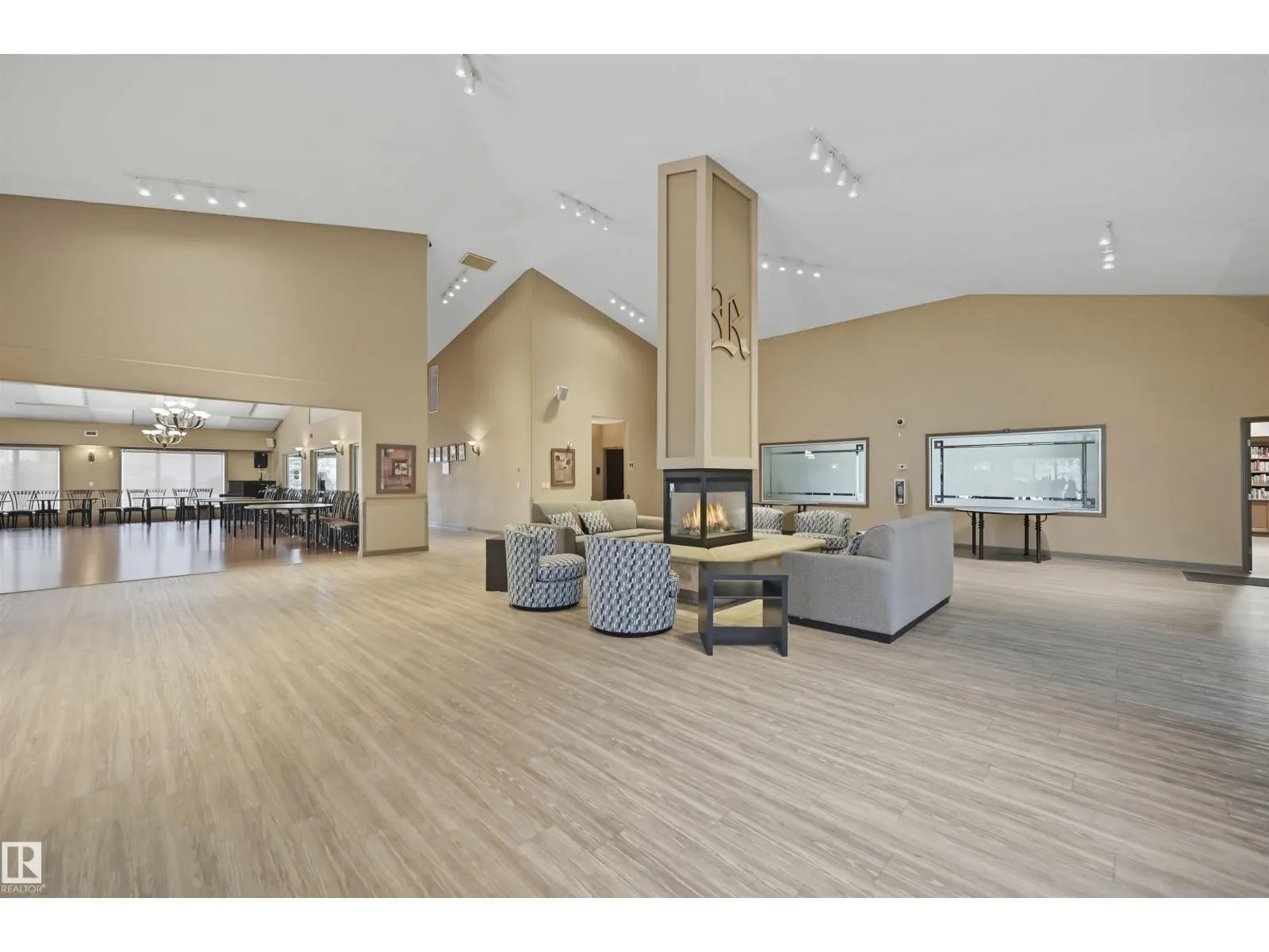 #414 8942 156 ST NW