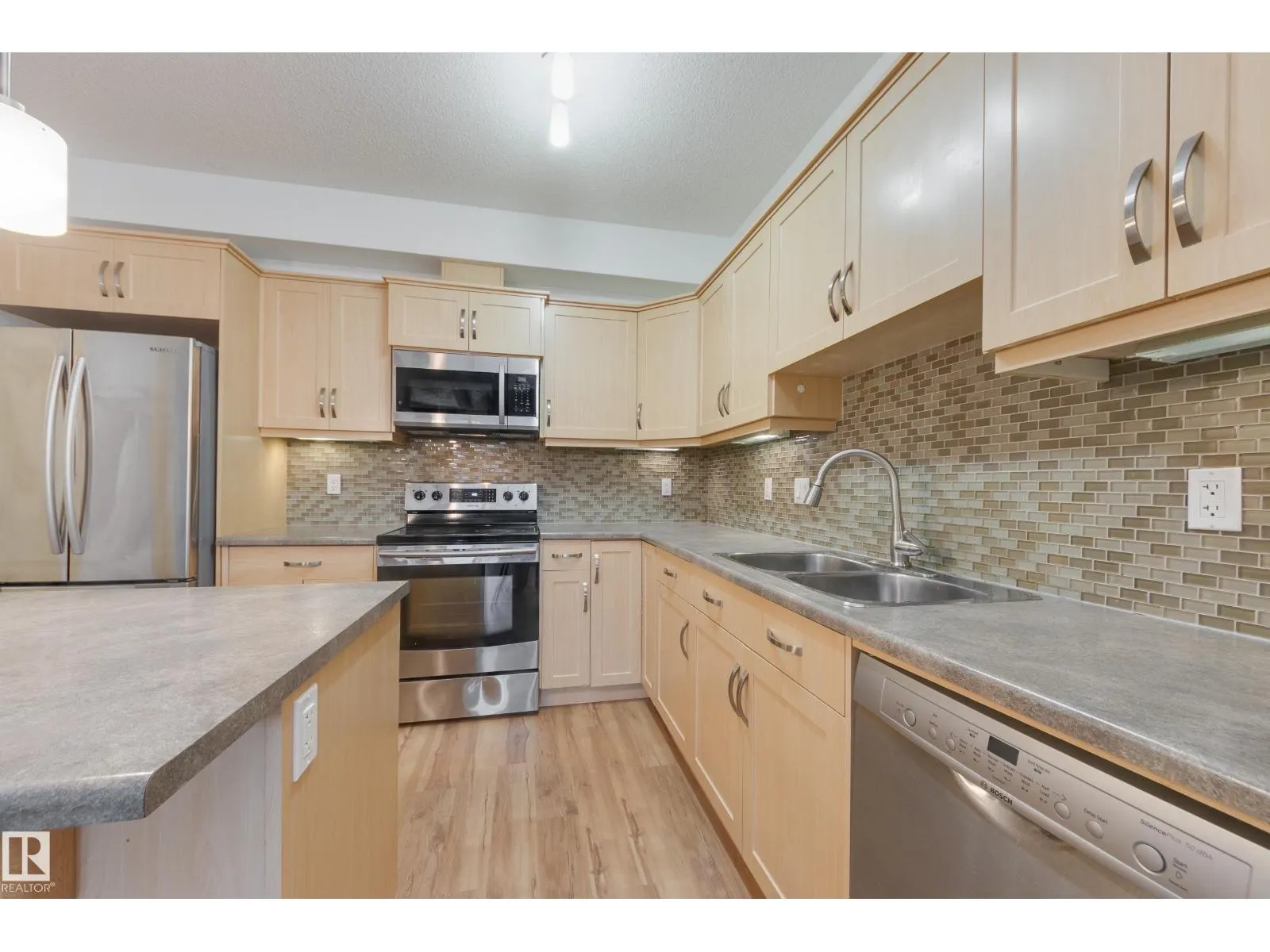 #103 8730 82 AV NW