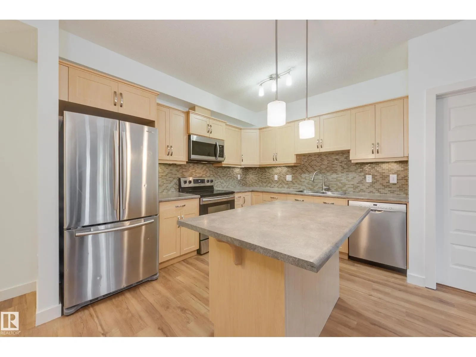 #103 8730 82 AV NW