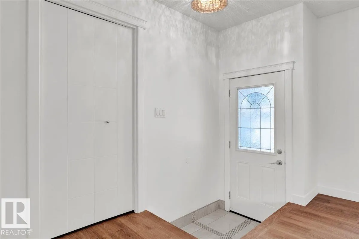 21 FERNWOOD CR