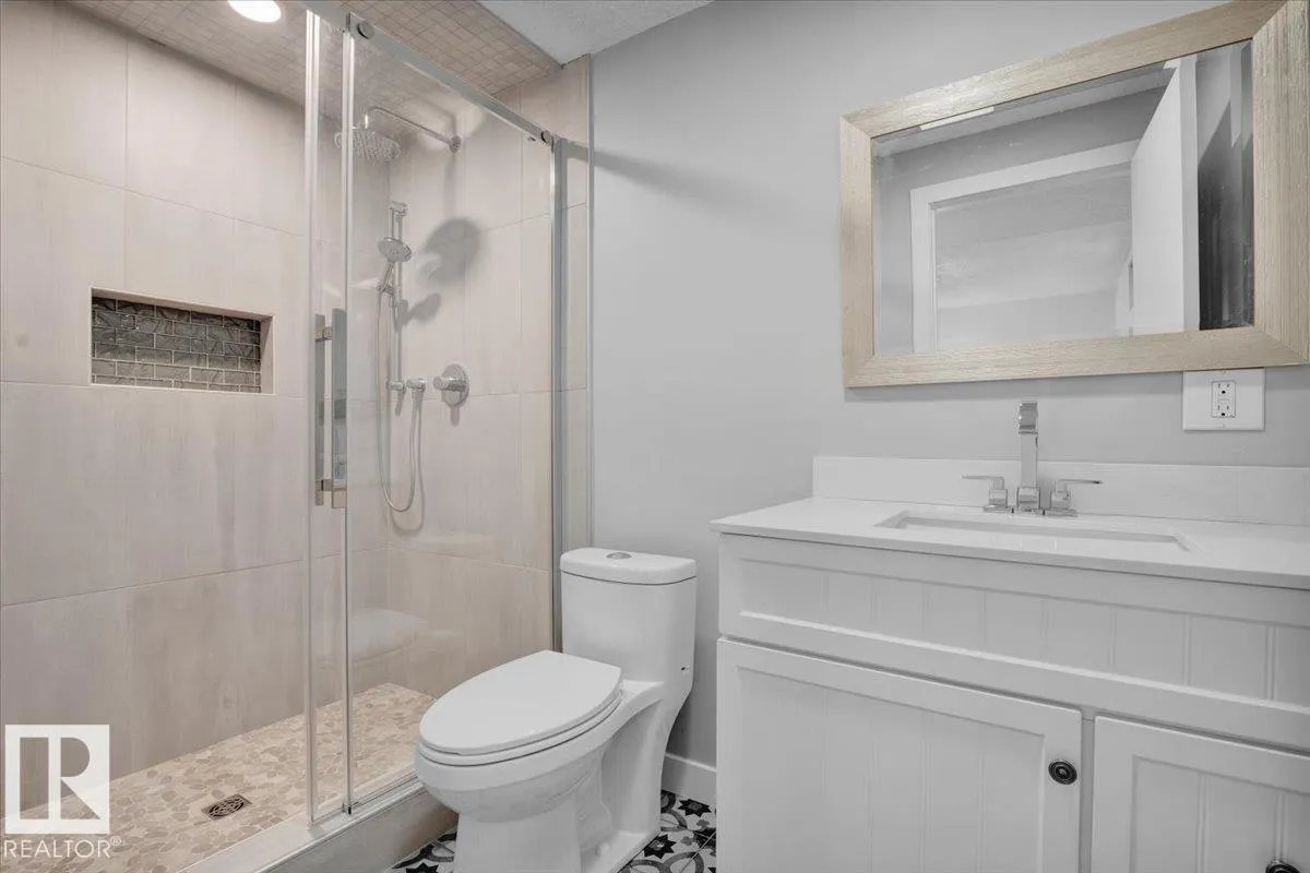 21 FERNWOOD CR