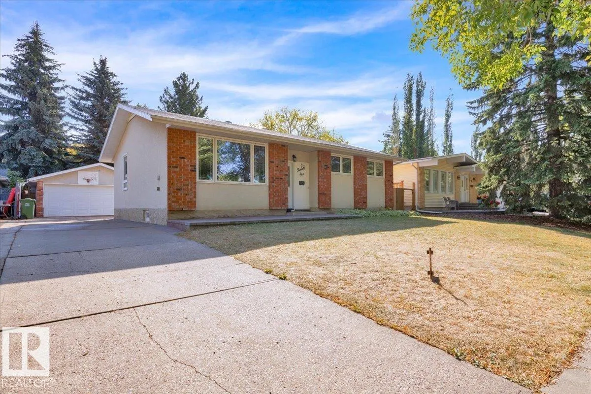 21 FERNWOOD CR