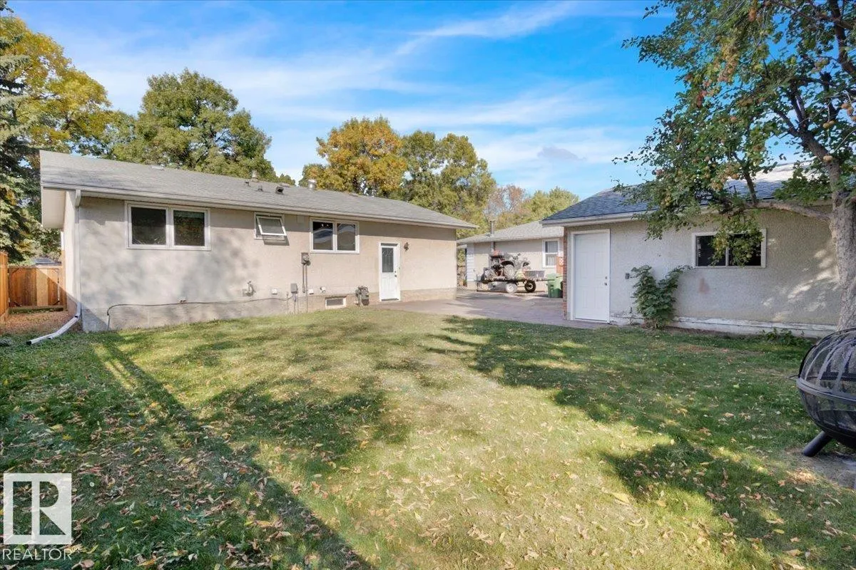 21 FERNWOOD CR