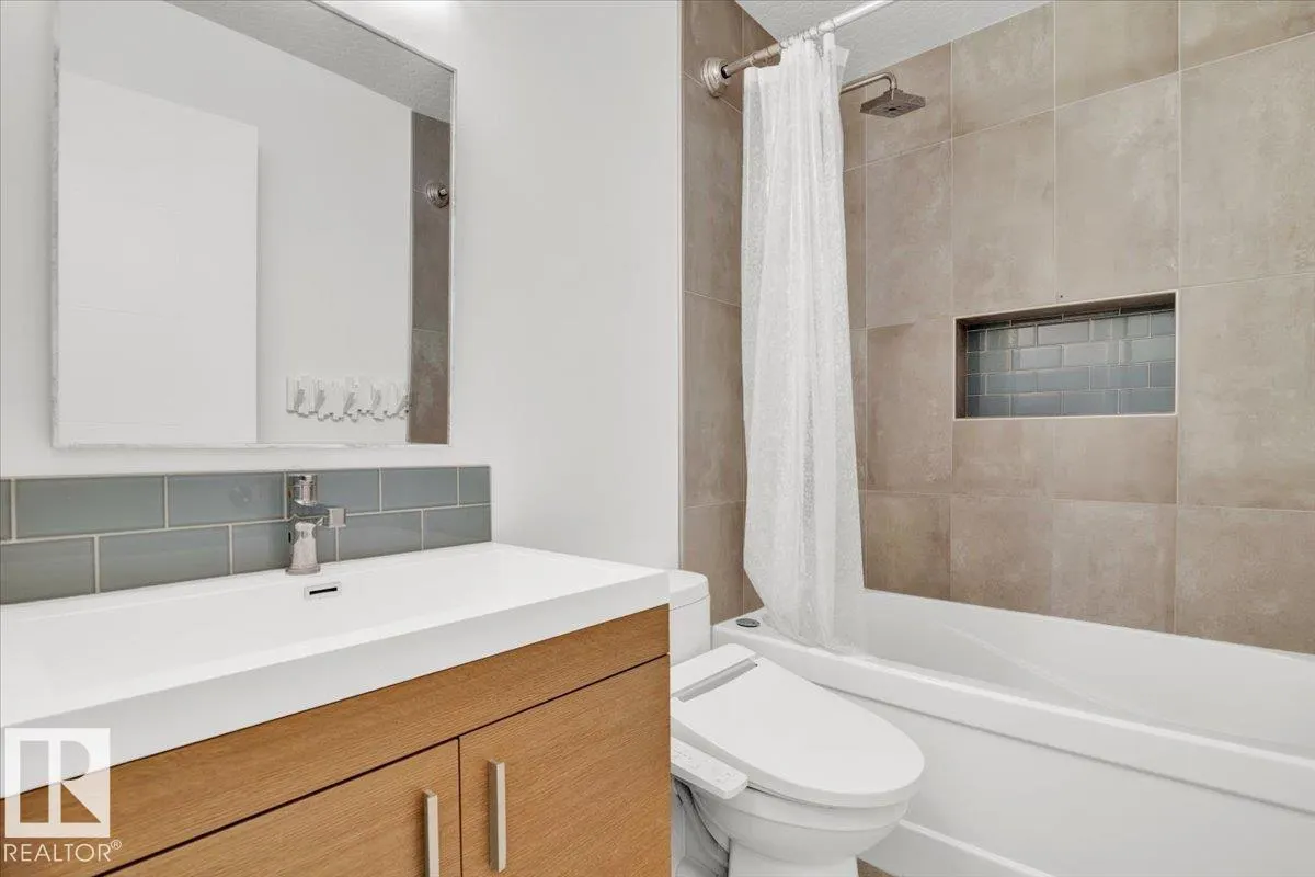 21 FERNWOOD CR