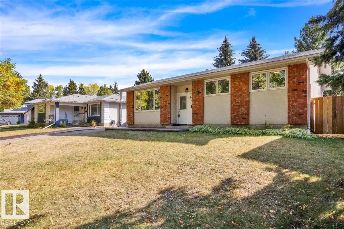 21 FERNWOOD CR