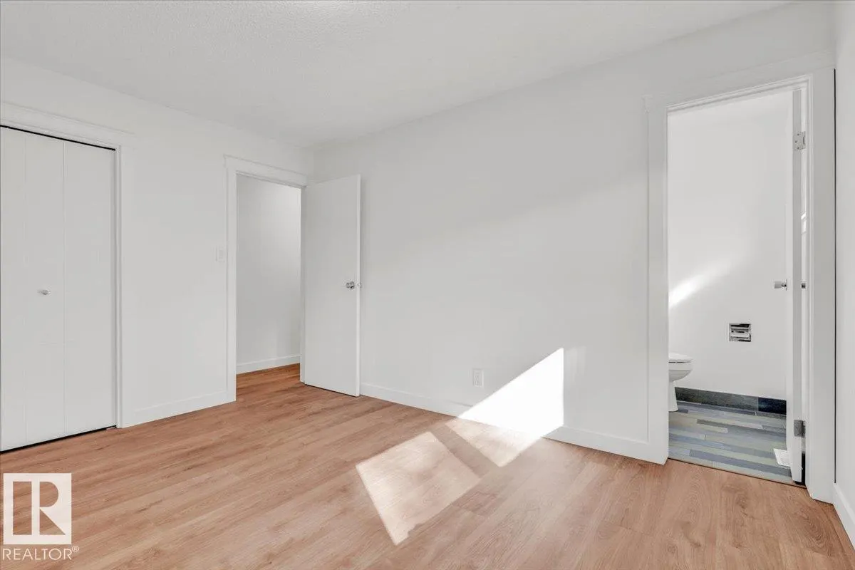 21 FERNWOOD CR
