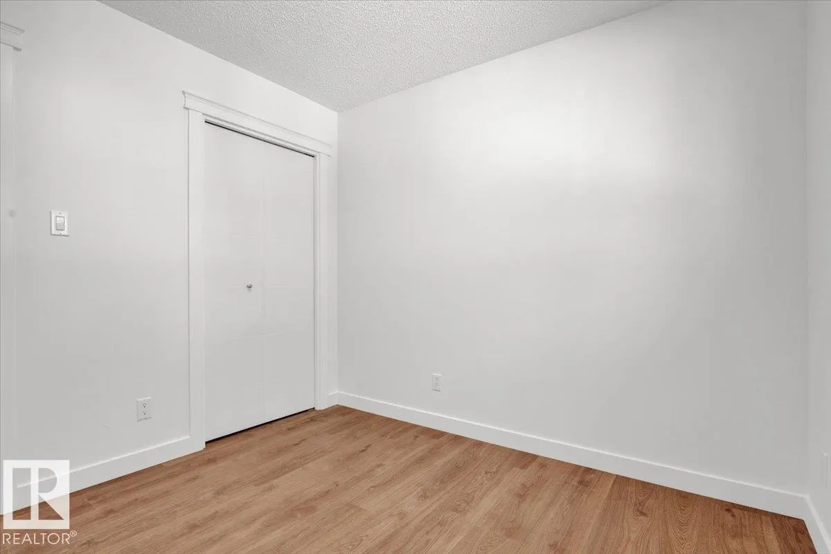21 FERNWOOD CR