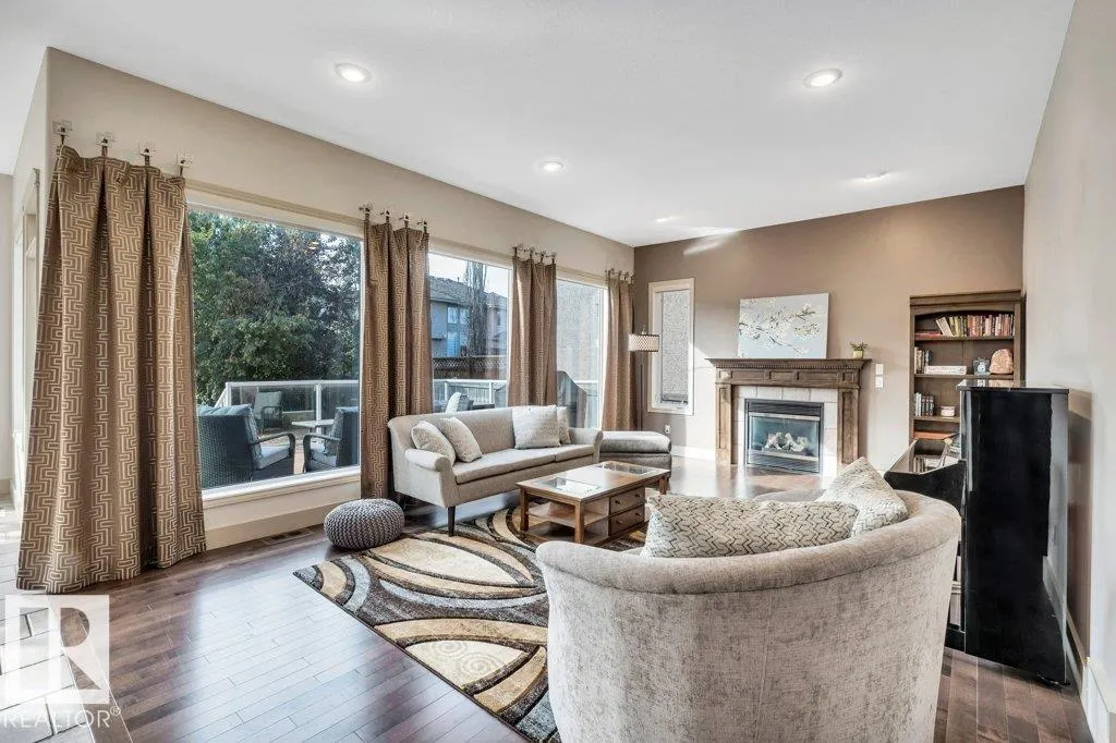 1214 DECKER WY NW