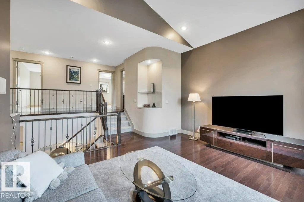 1214 DECKER WY NW