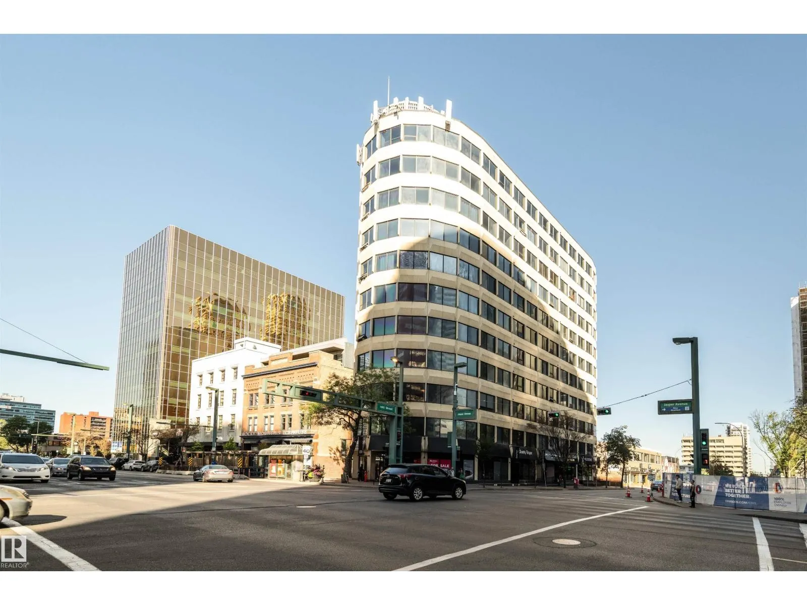 #601 10106 105 ST NW