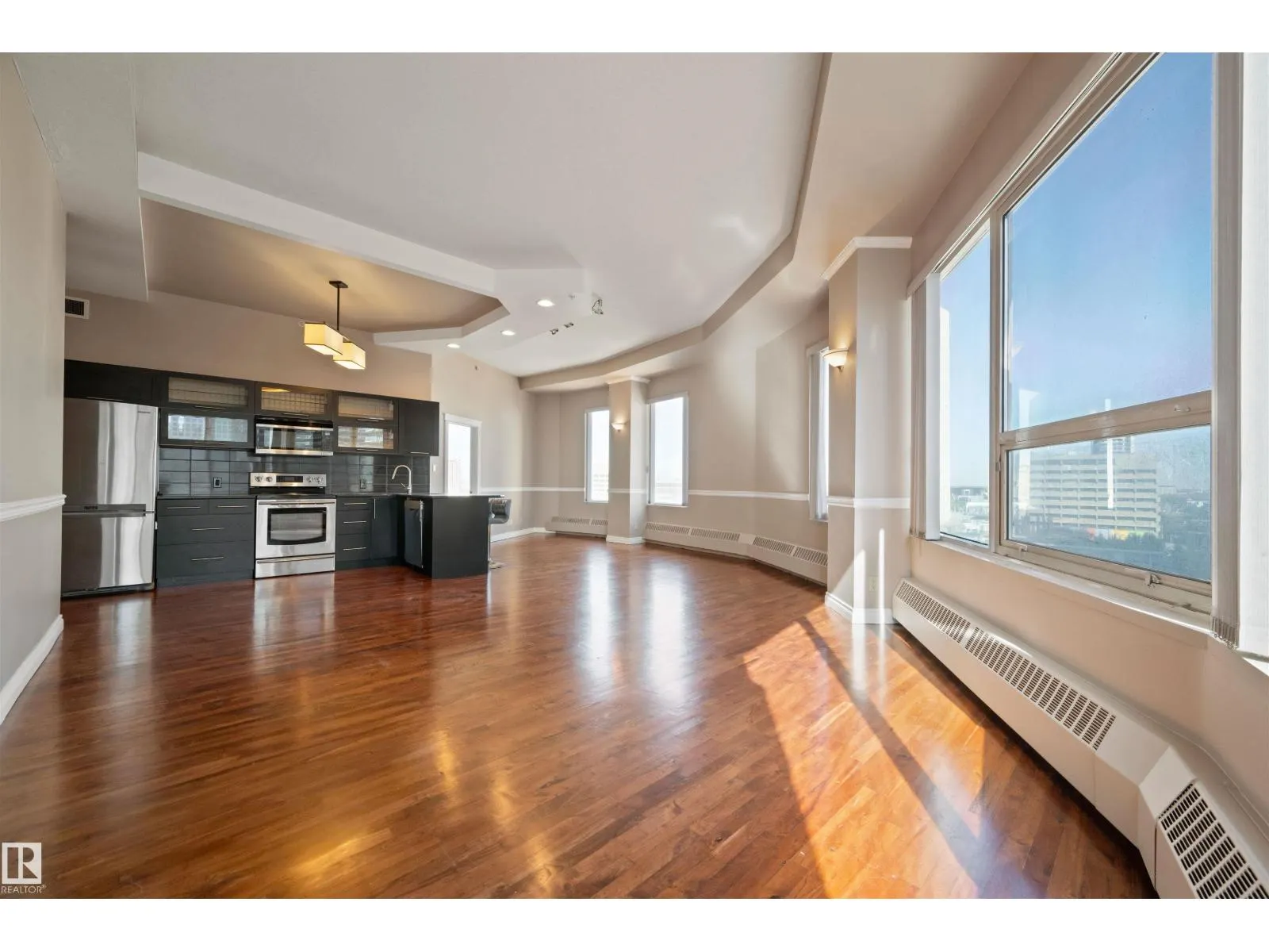 #601 10106 105 ST NW