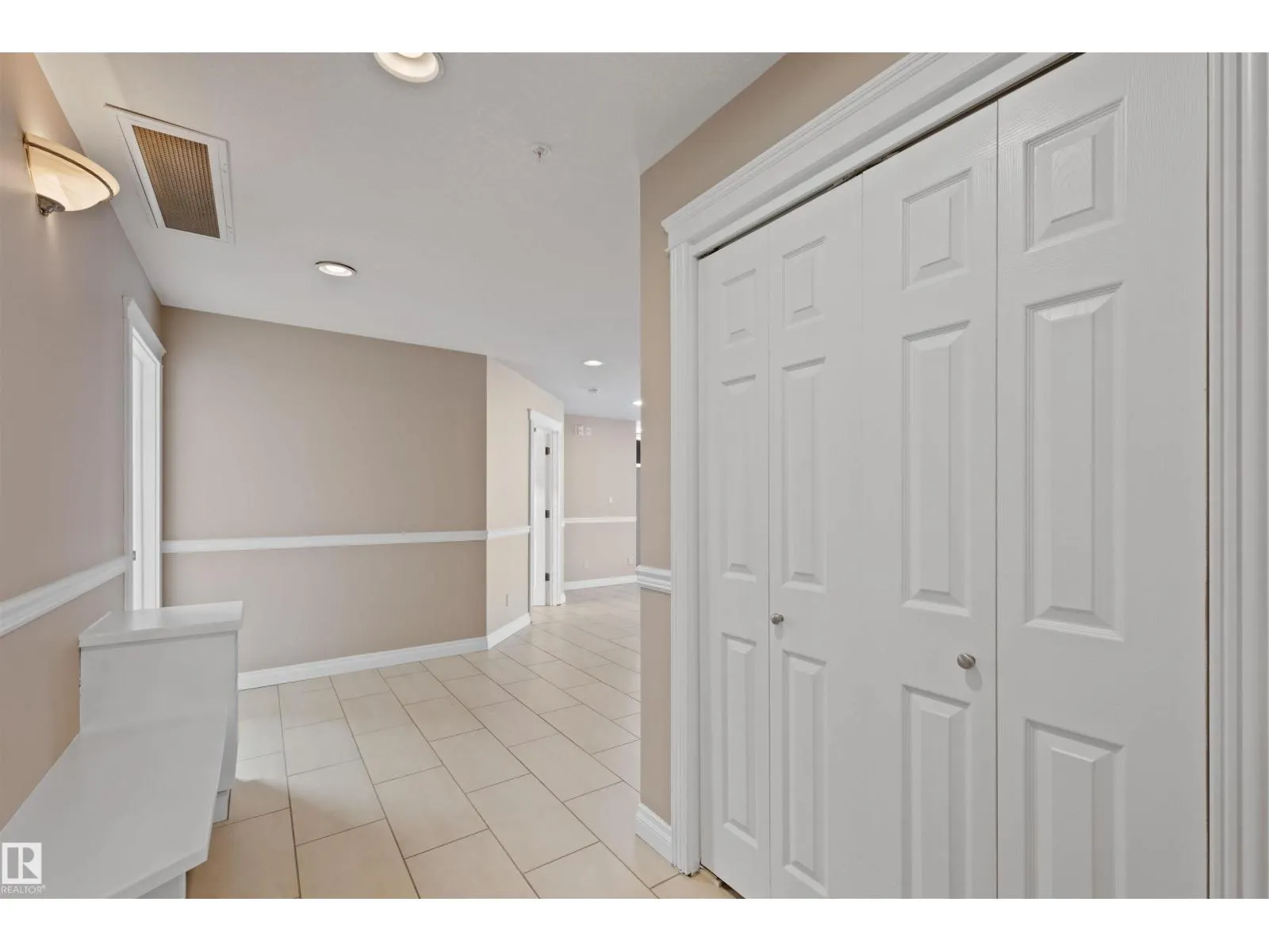#601 10106 105 ST NW