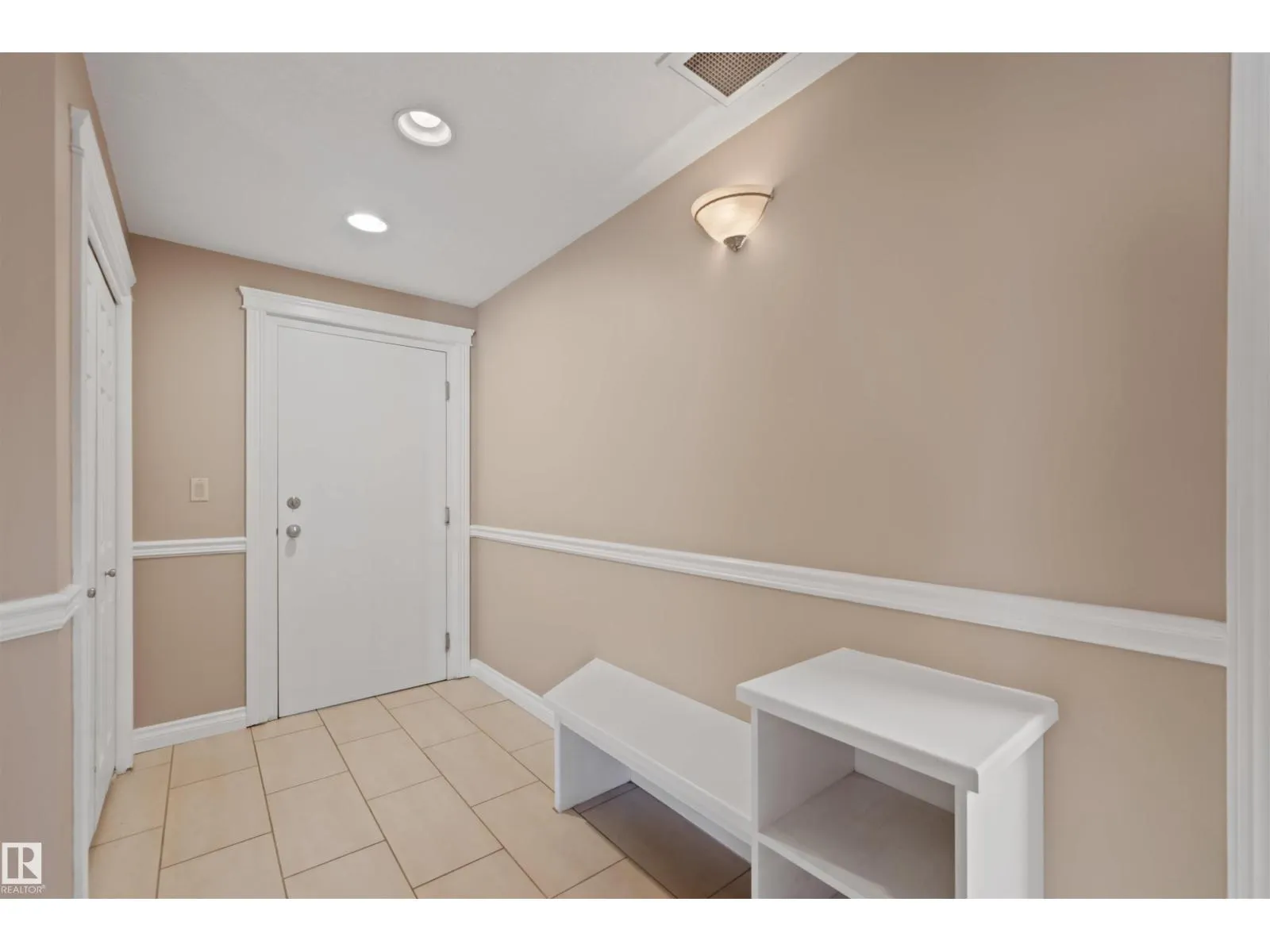 #601 10106 105 ST NW