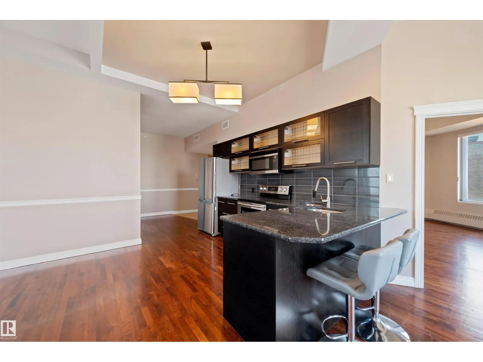 #601 10106 105 ST NW