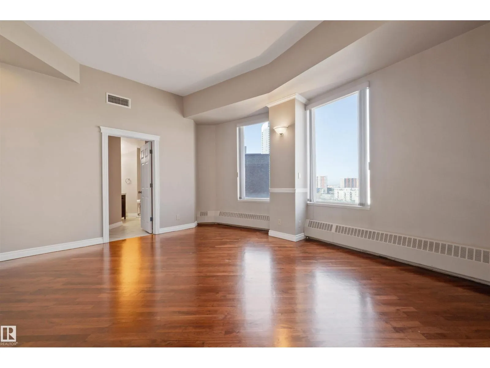 #601 10106 105 ST NW