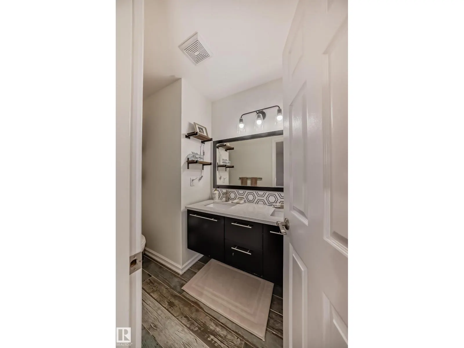 118 LANGHOLM DR