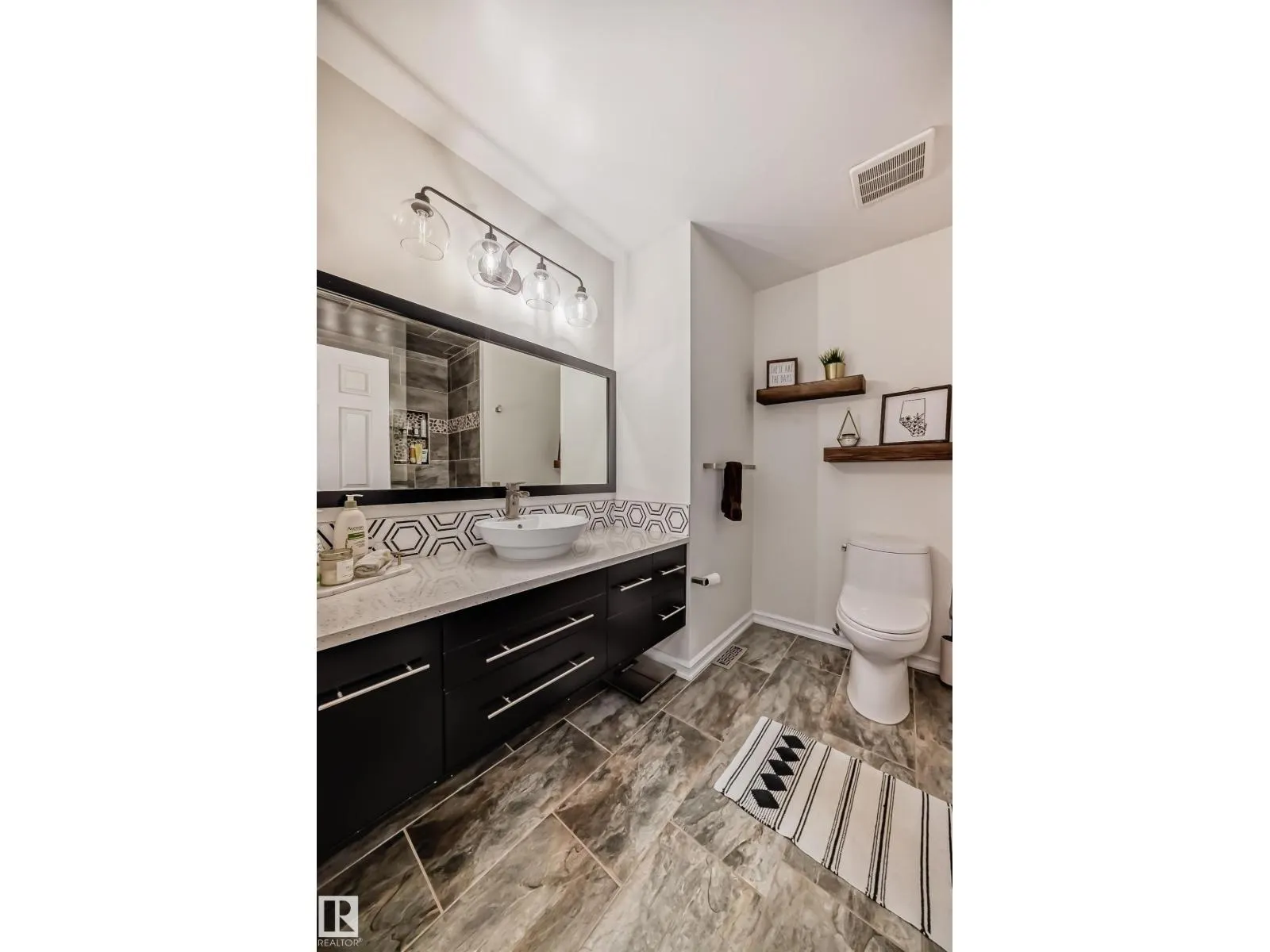 118 LANGHOLM DR