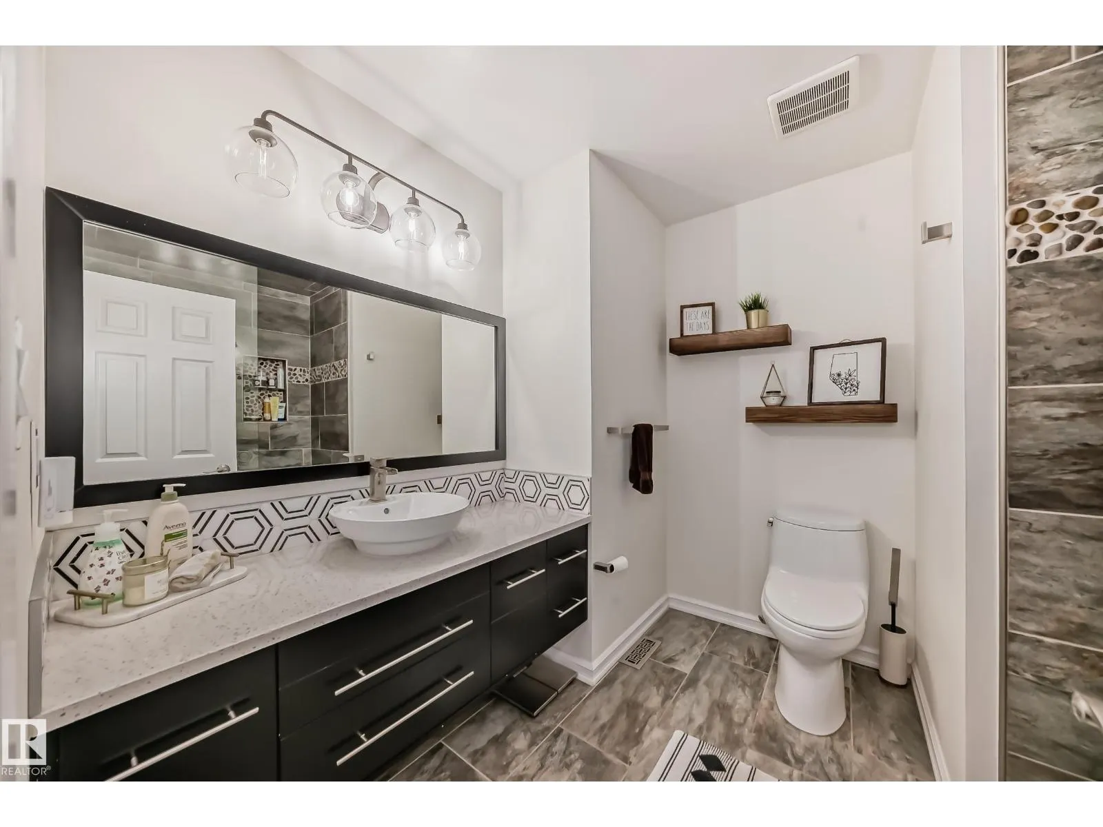 118 LANGHOLM DR