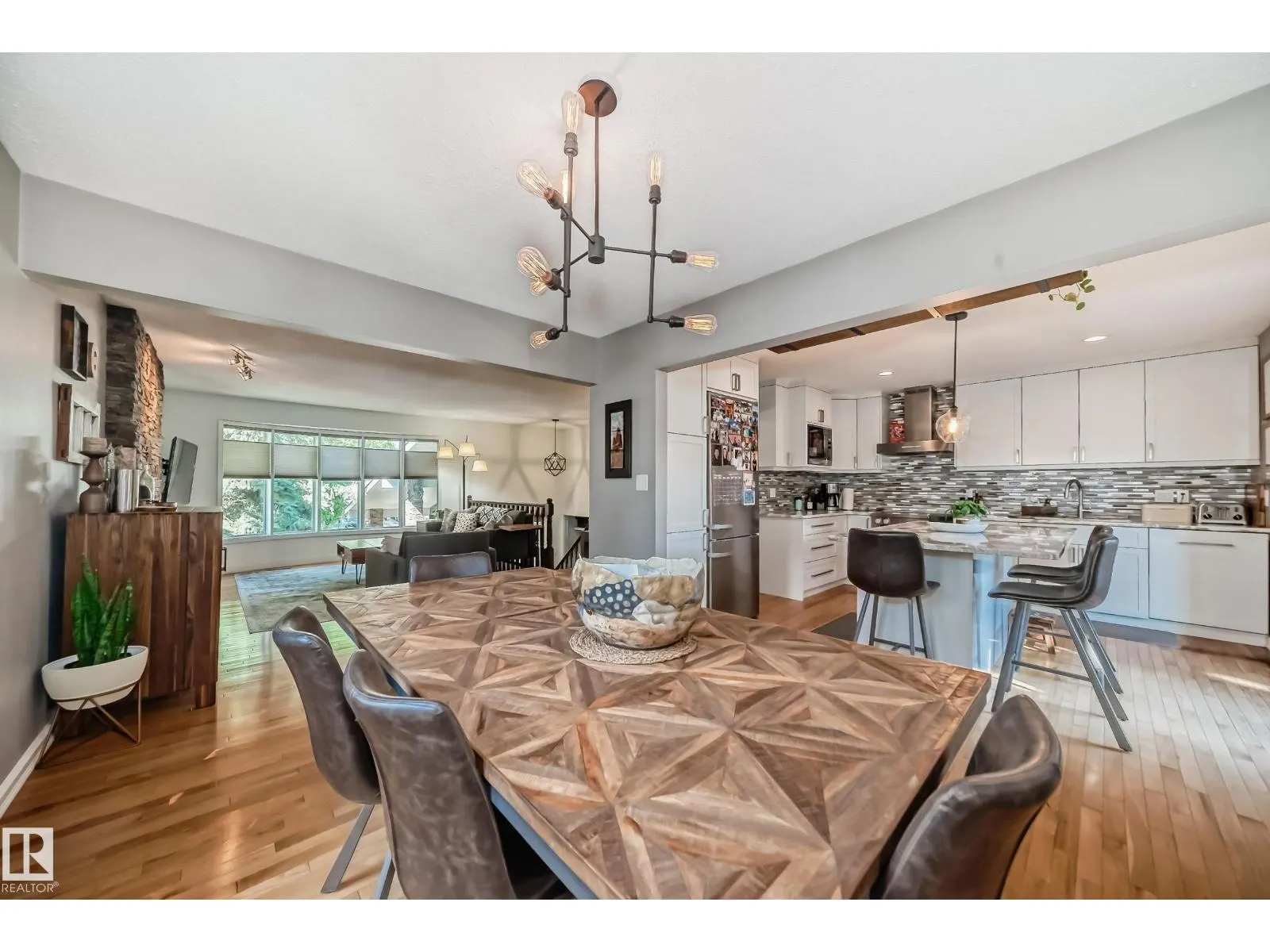 118 LANGHOLM DR