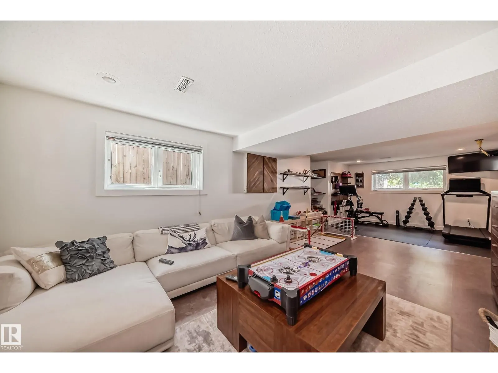 118 LANGHOLM DR