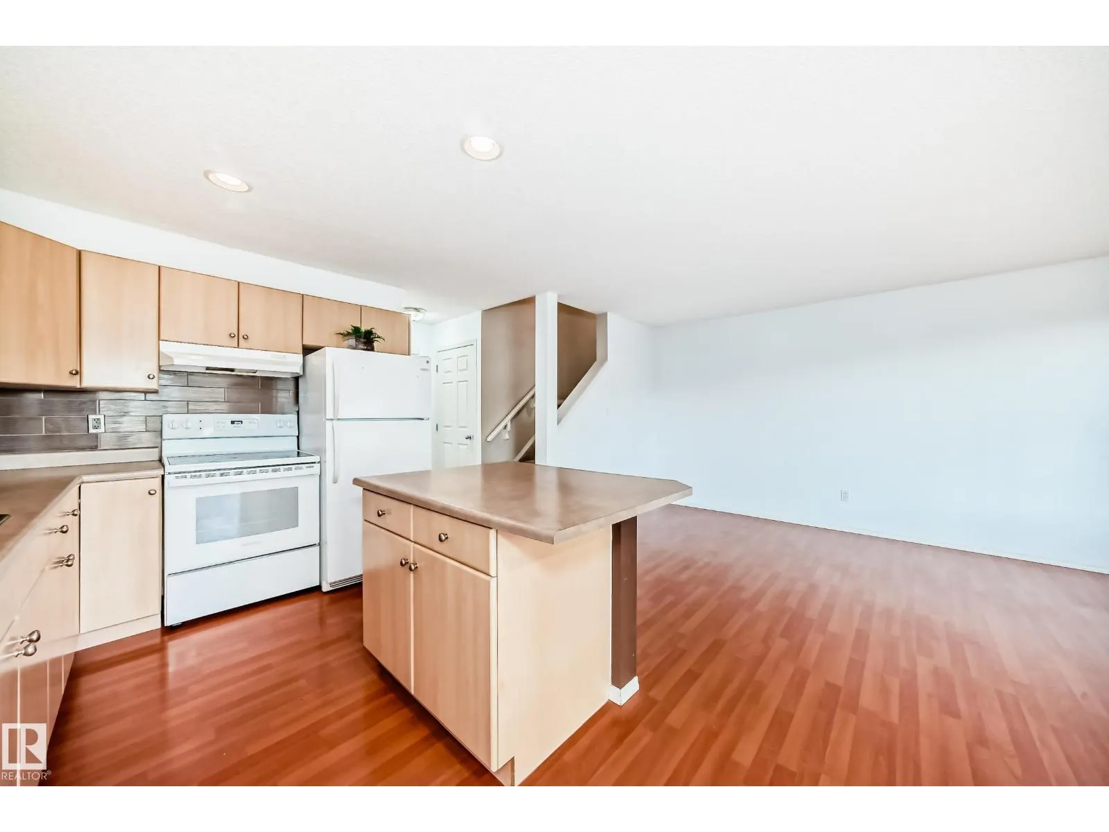#34 2021 GRANTHAM CT NW