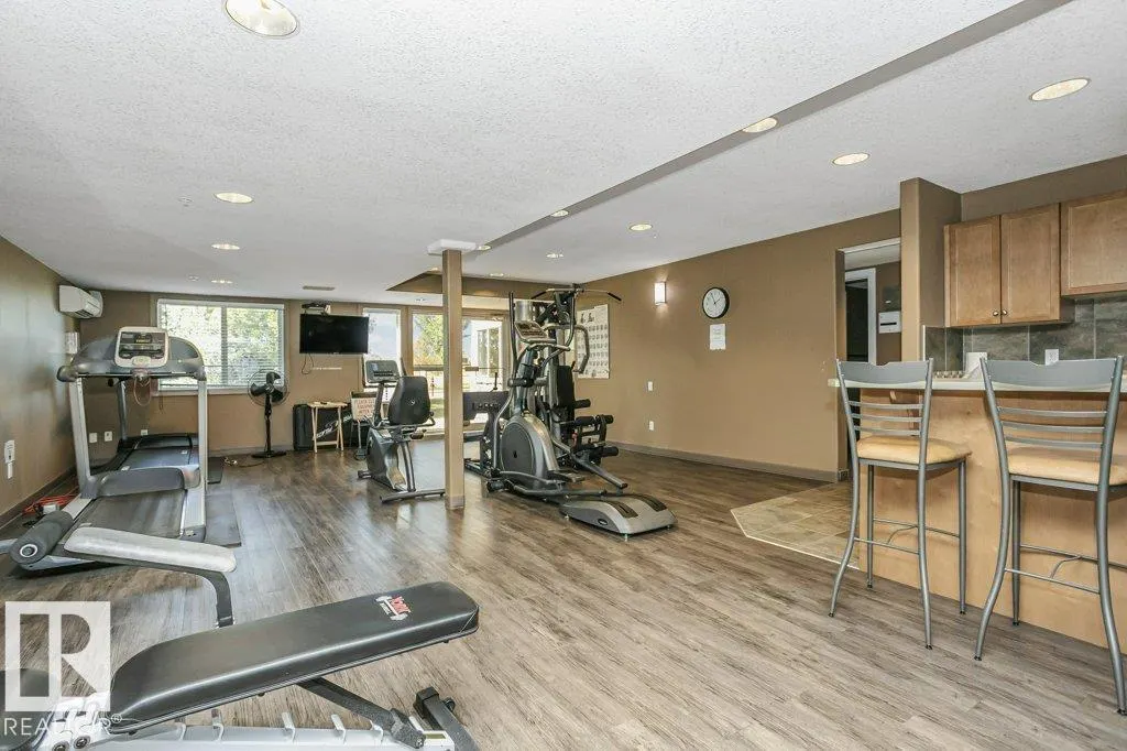#202 278 SUDER GREENS DR NW