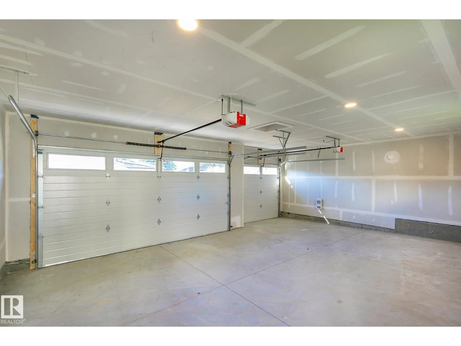 14717 88 AV NW