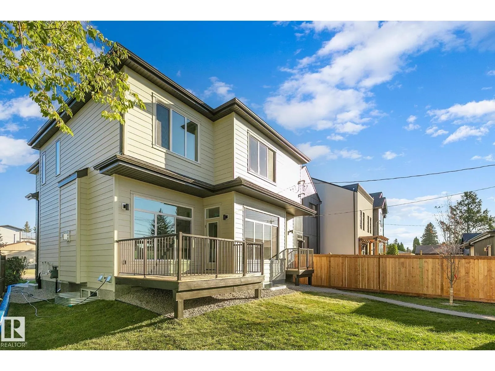 14717 88 AV NW