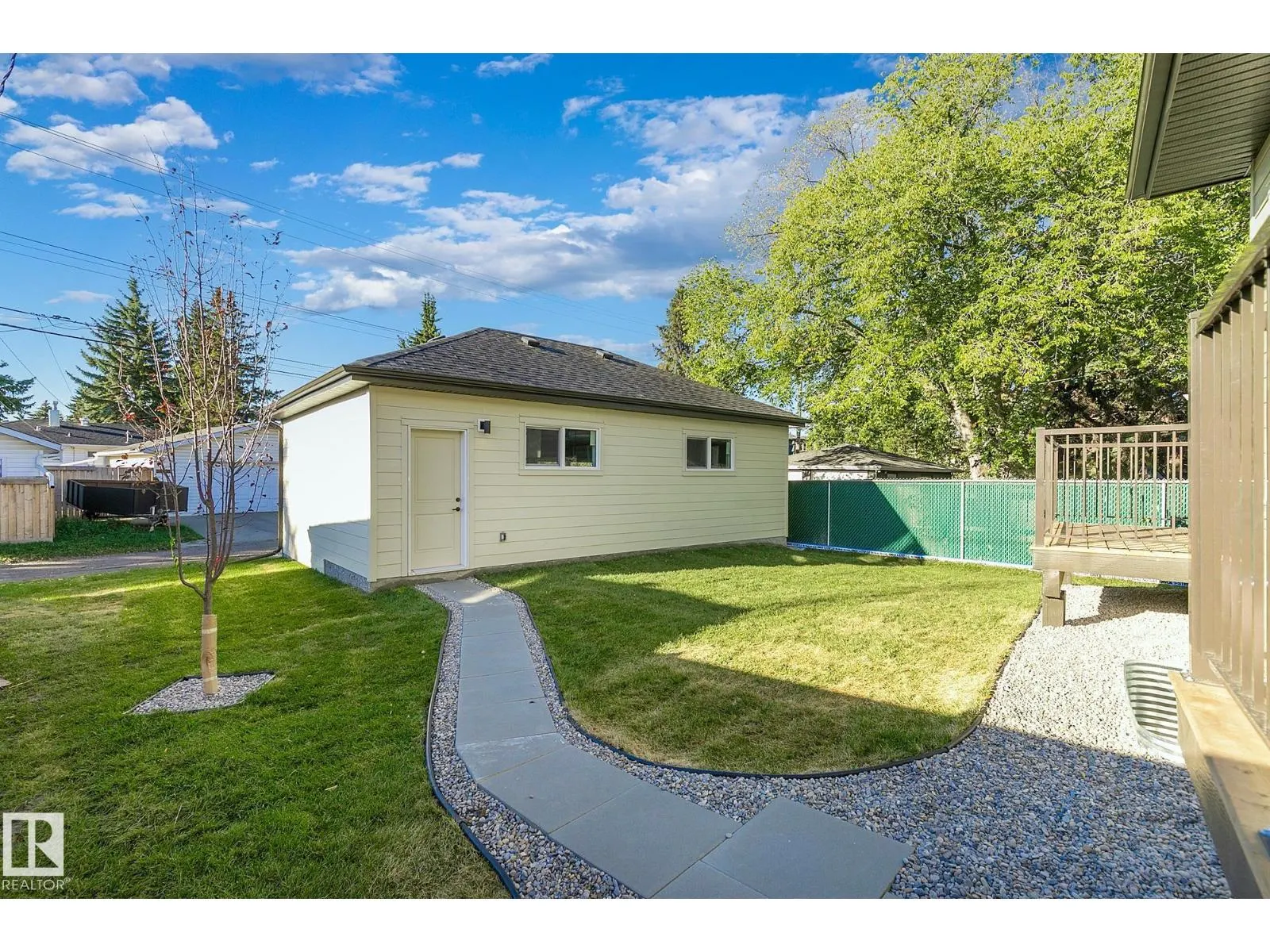 14717 88 AV NW