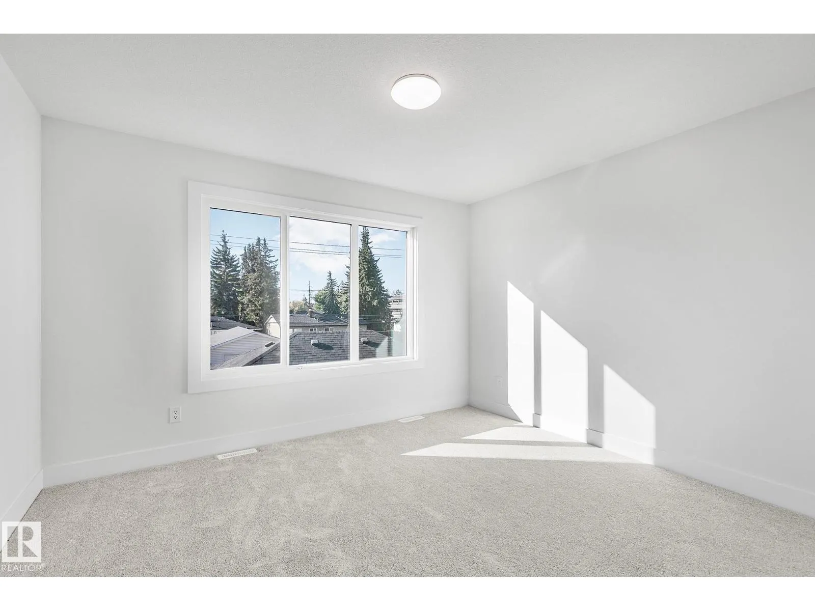 14717 88 AV NW