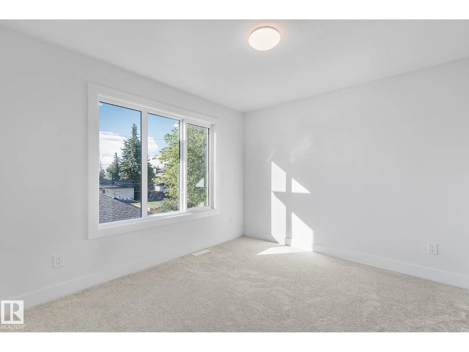 14717 88 AV NW